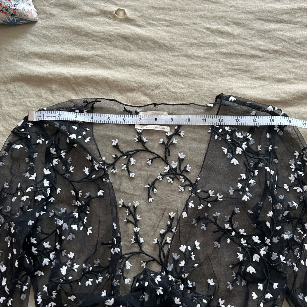 Urban Outfitters Black Sheer Floral-Embroidered Shrug - Picture 6 of 7